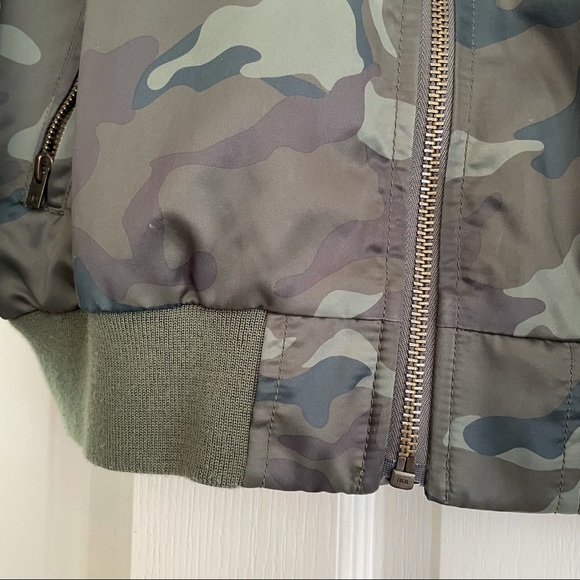 Gap Bomber Jacket Camo Green Nylon Size Large - Picture 7 of 11
